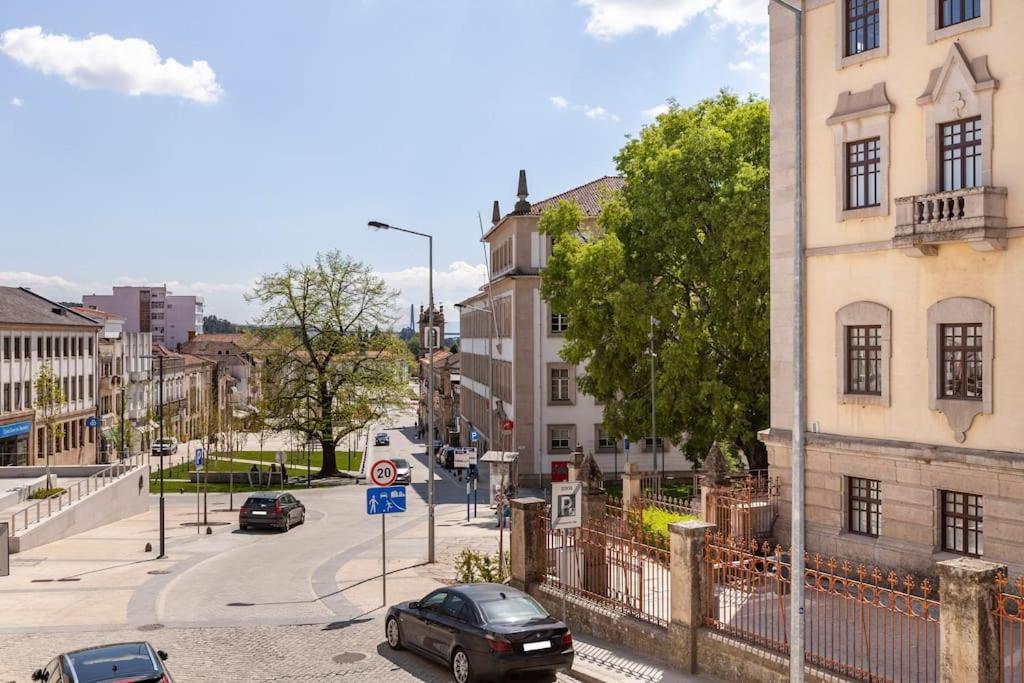 Apartamentos Avenida Premium ヴィラ・レアル エクステリア 写真